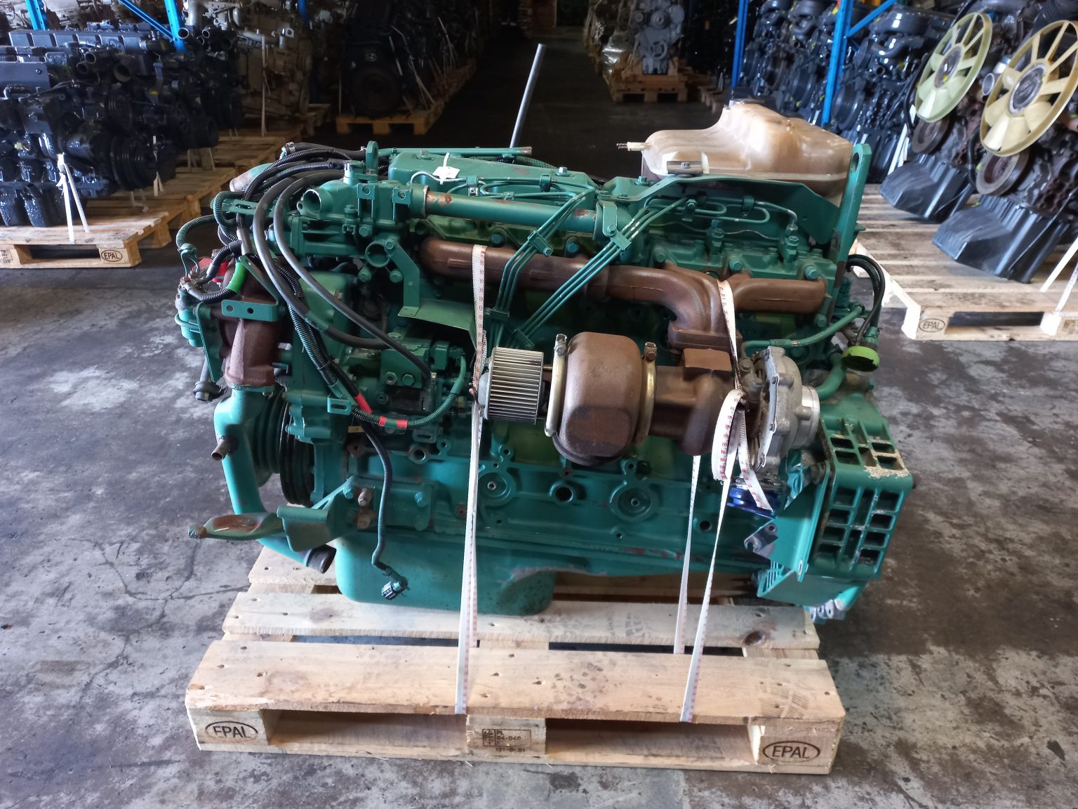 Volvo D6B Engine