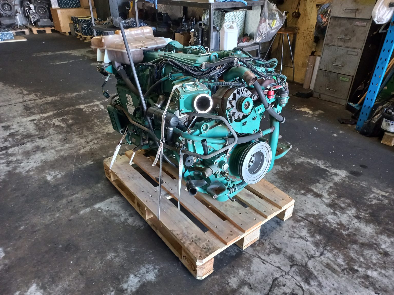 Volvo D6B Engine