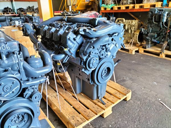 Mercedes OM422 (V8) Truck Engine