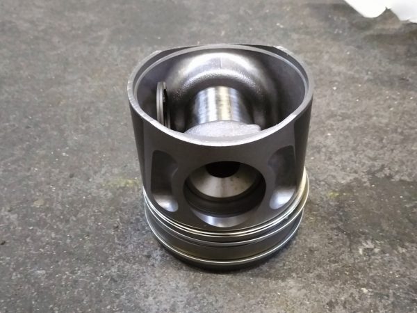MAN D20 Piston Head with Rings