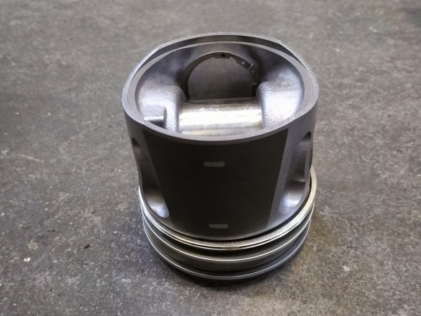 MAN D20 Piston Head with Rings