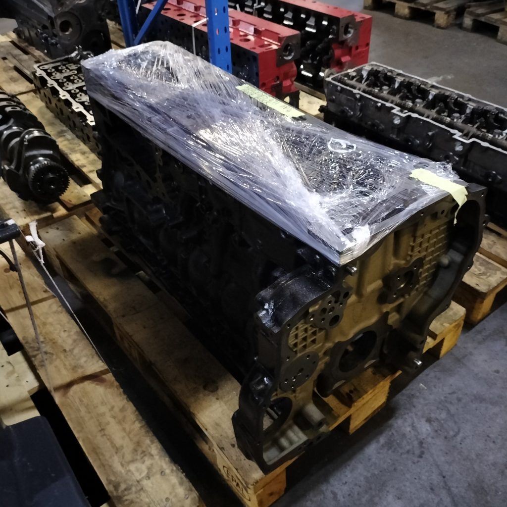Mercedes 471 MP4 Bare Block - Durban Truck and Bus Spares